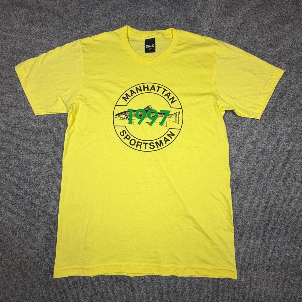 Only NY Manhattan Sportsman 1997 Graphic T-Shirt Mens Medium Yellow NWOT
